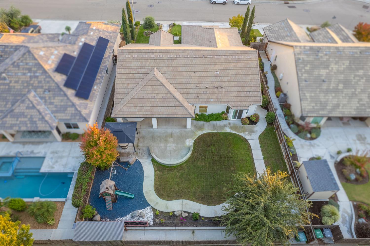 2115 Sophia Ln, Kingsburg, CA 93631