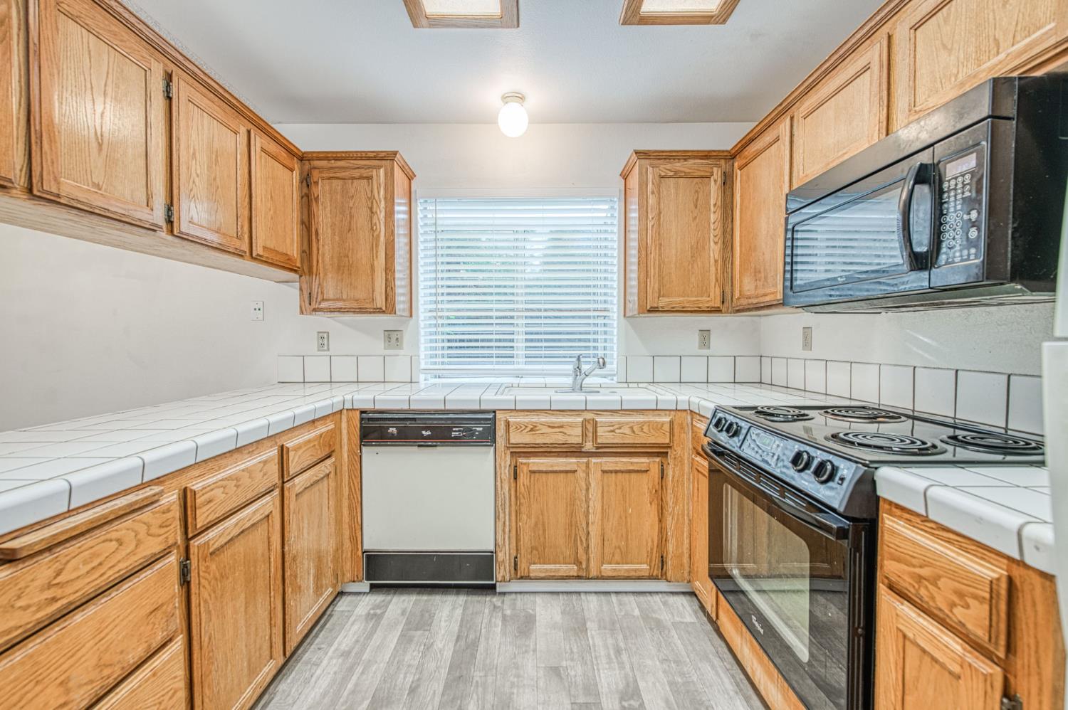 8665 N Cedar Ave #150, Fresno, CA 93720