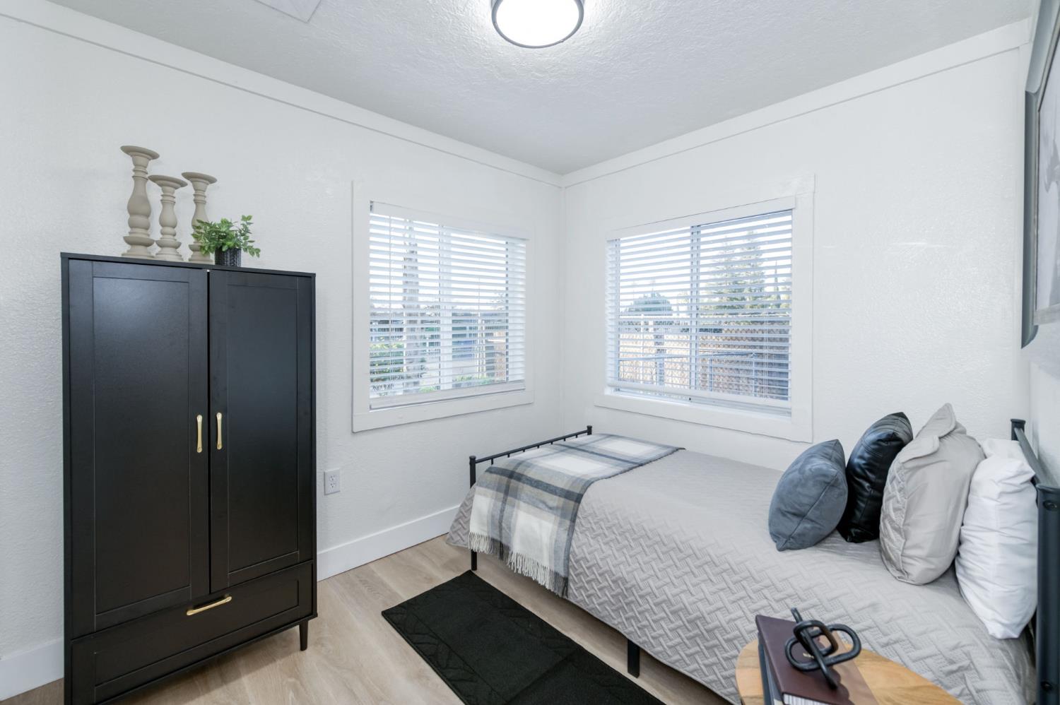 2414 Snyder St, Selma, CA 93662