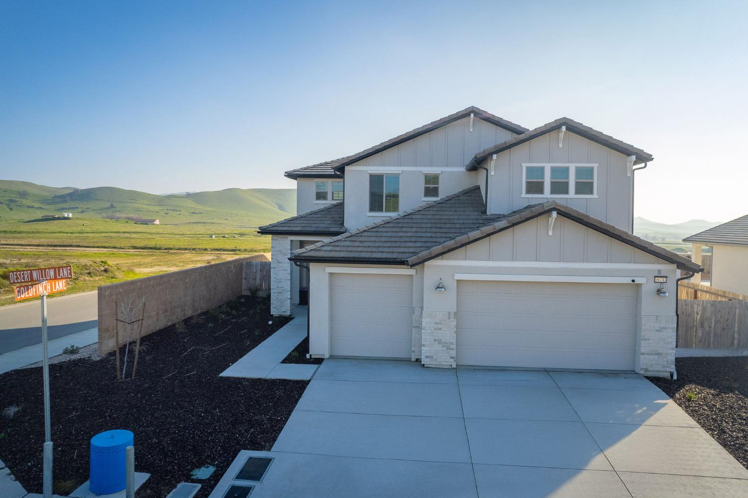 19733 Desert Willow Ln, Friant, CA 93626