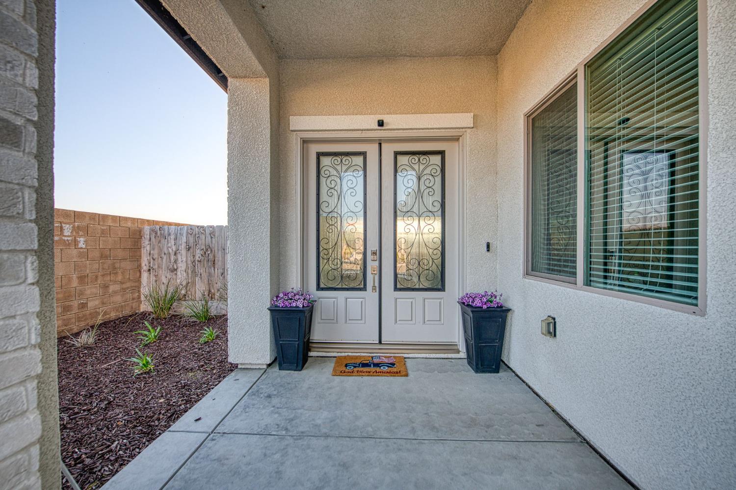 19733 Desert Willow Ln, Friant, CA 93626