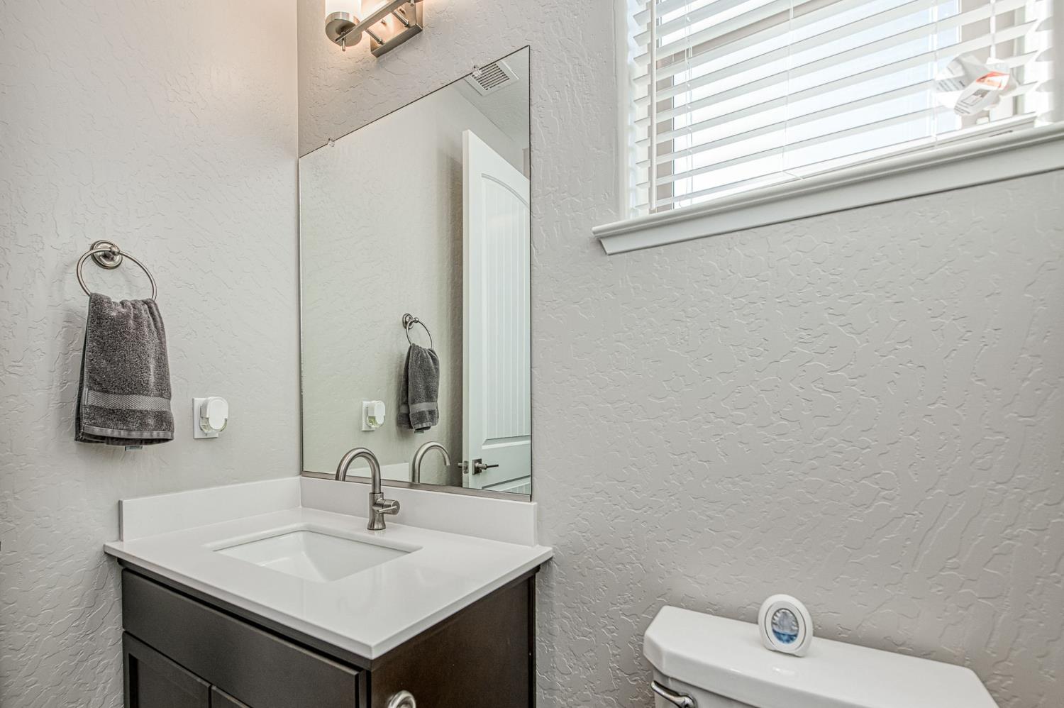 19733 Desert Willow Ln, Friant, CA 93626