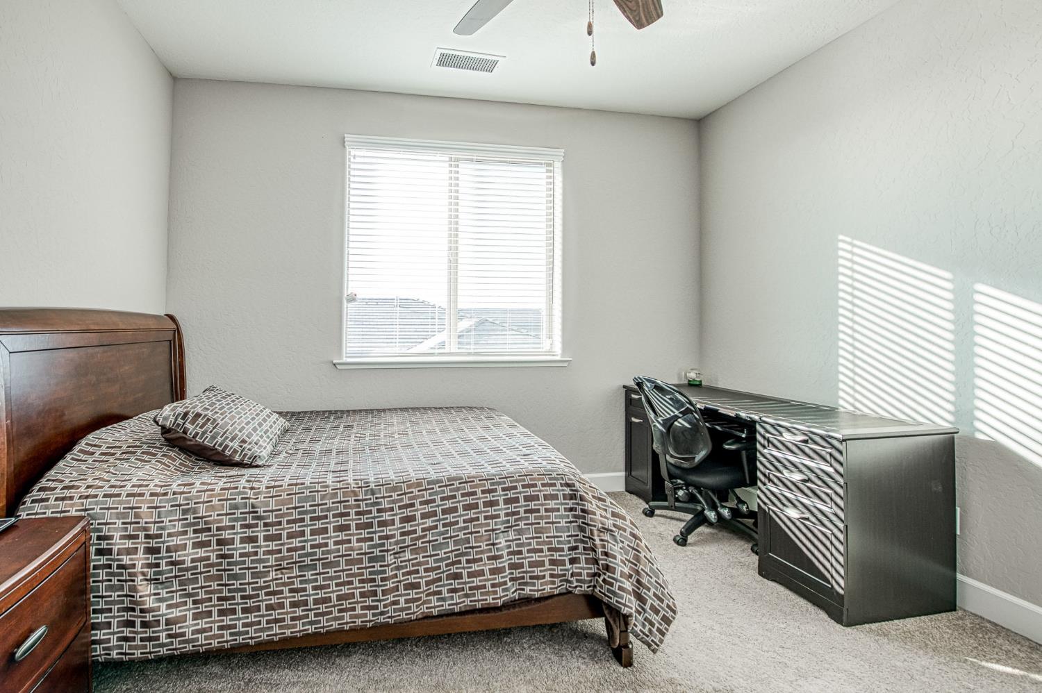 19733 Desert Willow Ln, Friant, CA 93626