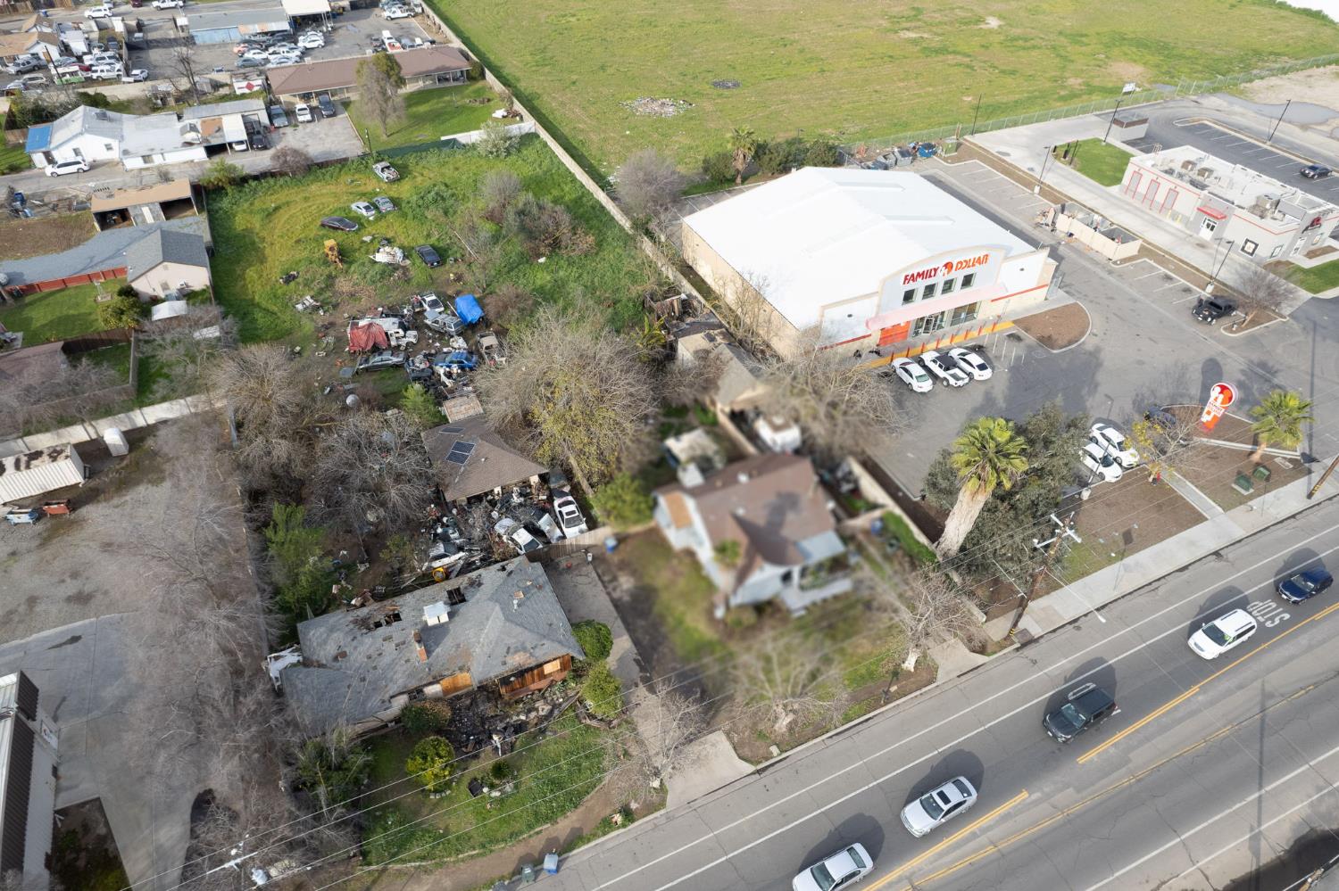 2020 W Olive Ave, Fresno, CA 93728