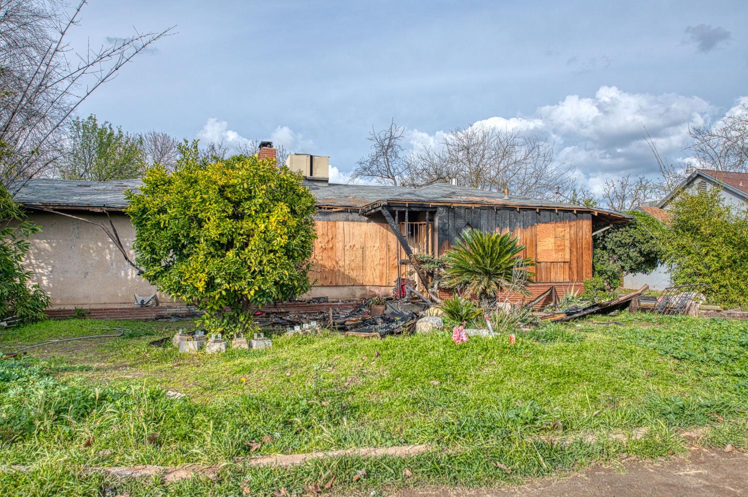 2020 W Olive Ave, Fresno, CA 93728