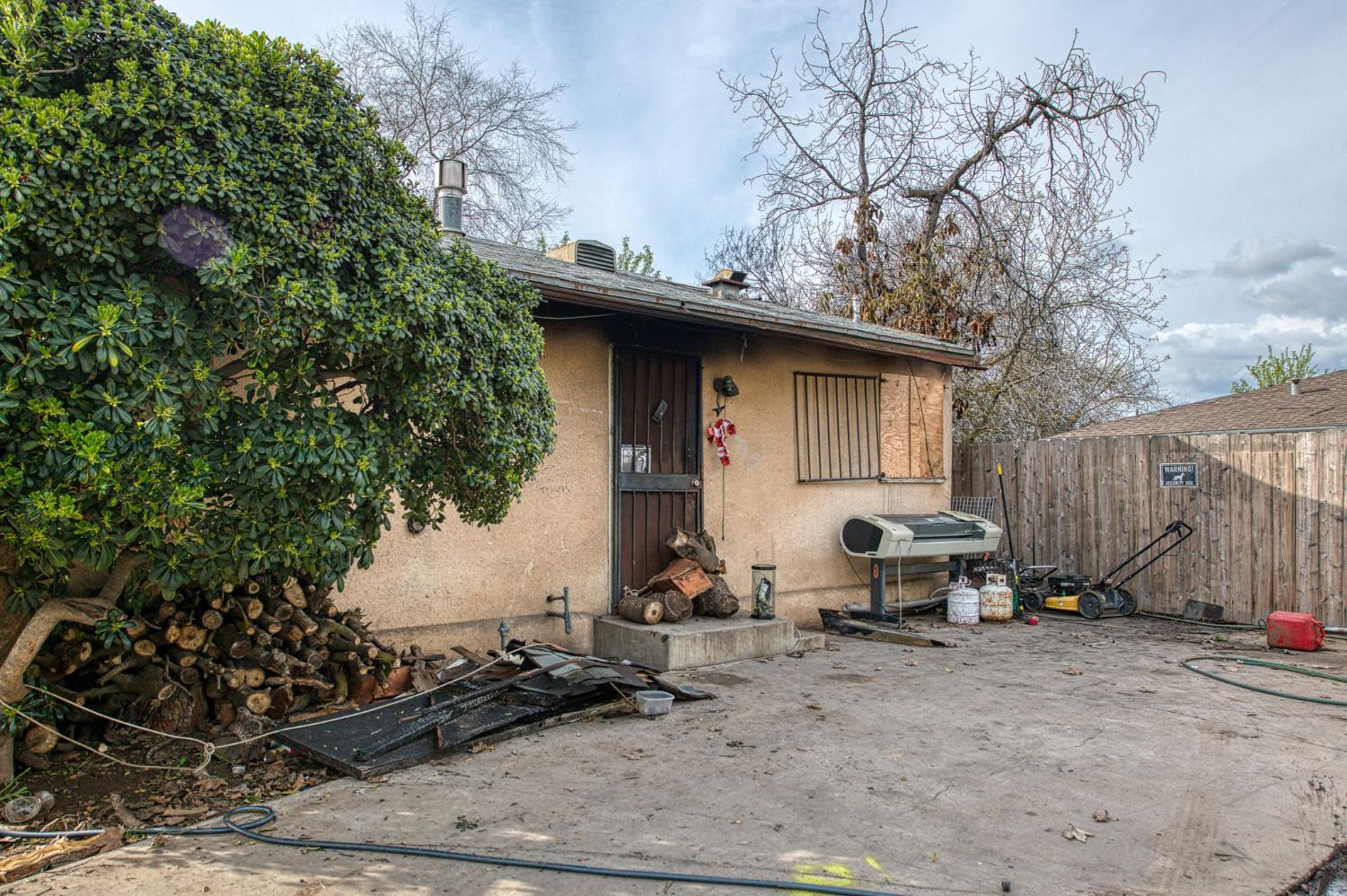 2020 W Olive Ave, Fresno, CA 93728