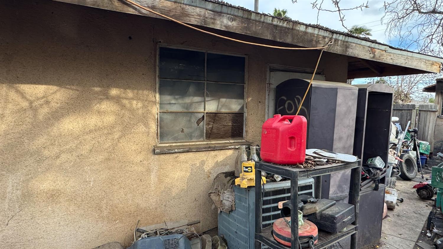 2020 W Olive Ave, Fresno, CA 93728