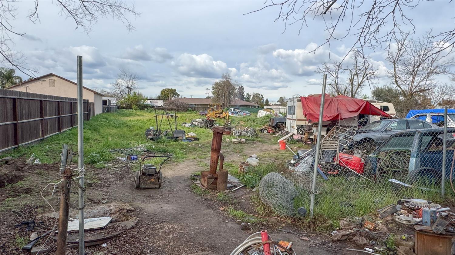 2020 W Olive Ave, Fresno, CA 93728