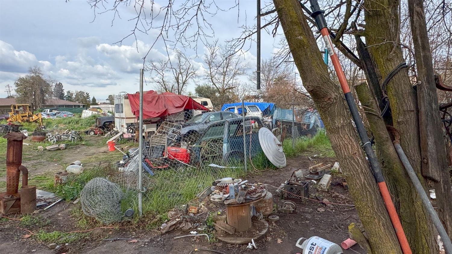 2020 W Olive Ave, Fresno, CA 93728