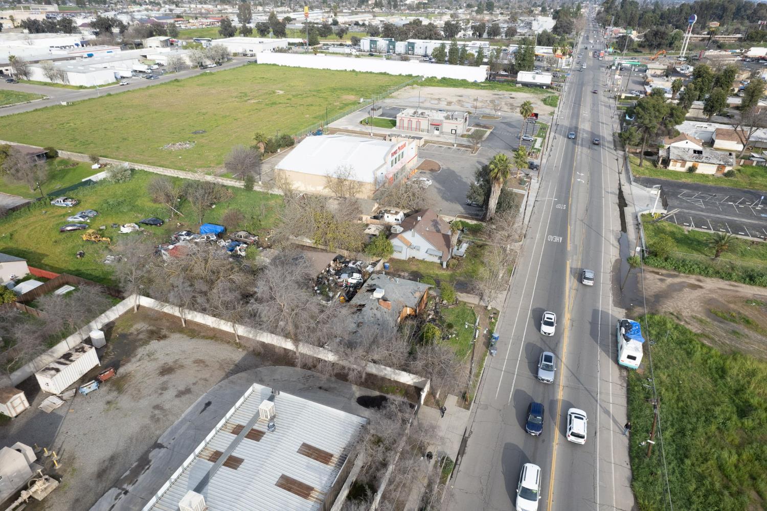 2020 W Olive Ave, Fresno, CA 93728