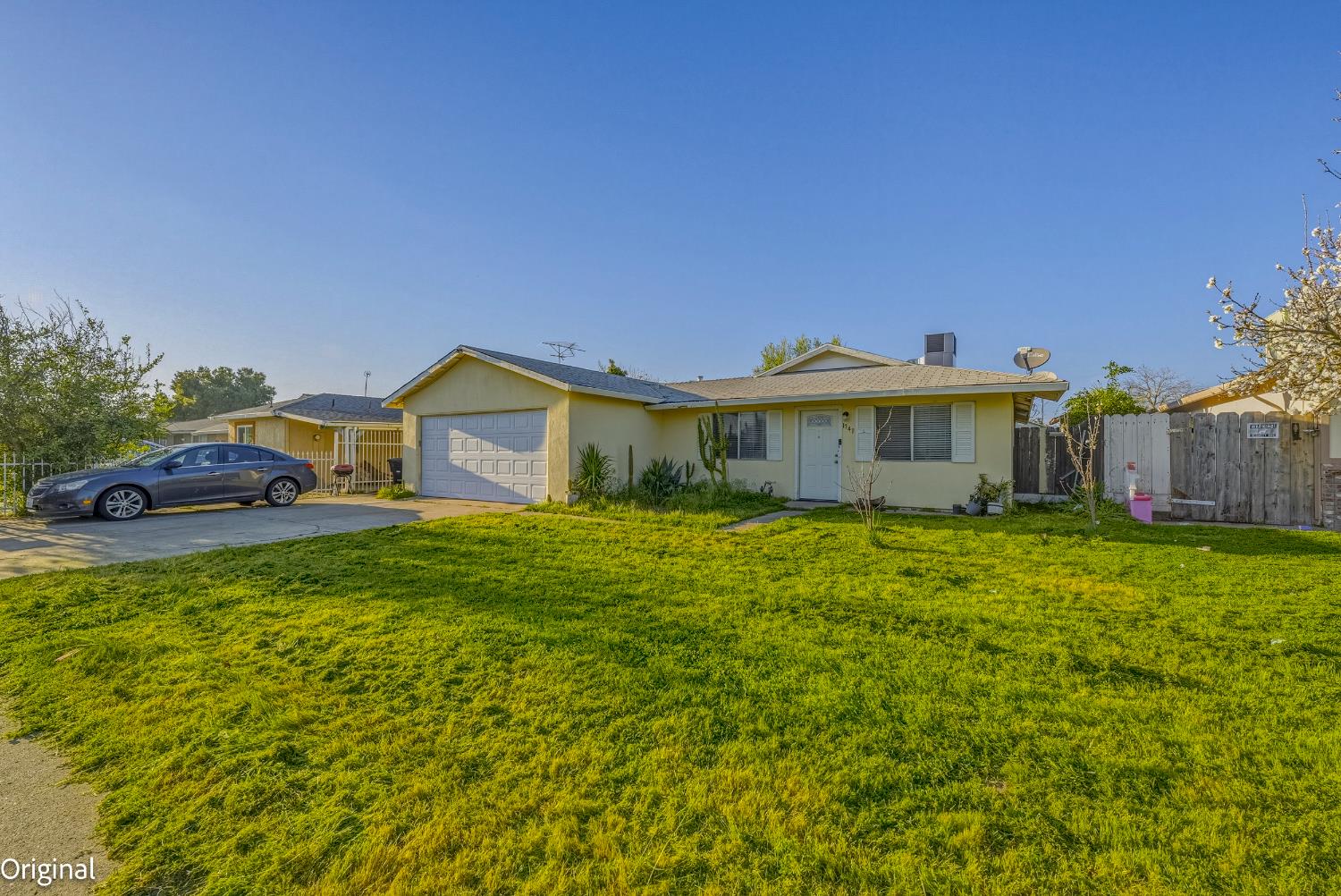 1741 Hickory Ave, Livingston, CA 95334