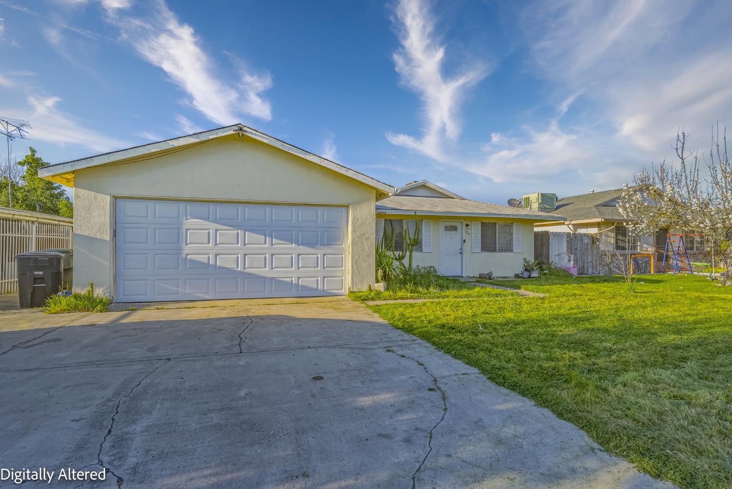 1741 Hickory Ave, Livingston, CA 95334