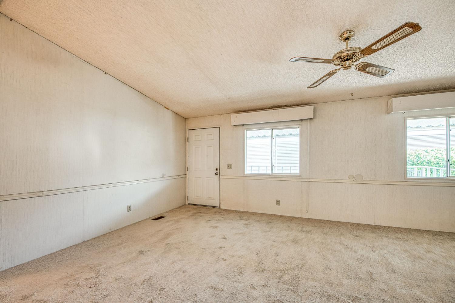 1551 6Th Avenue Dr #157, Kingsburg, CA 93631