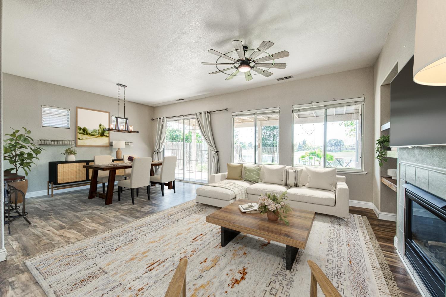 2381 E Christopher Dr, Fresno, CA 93720