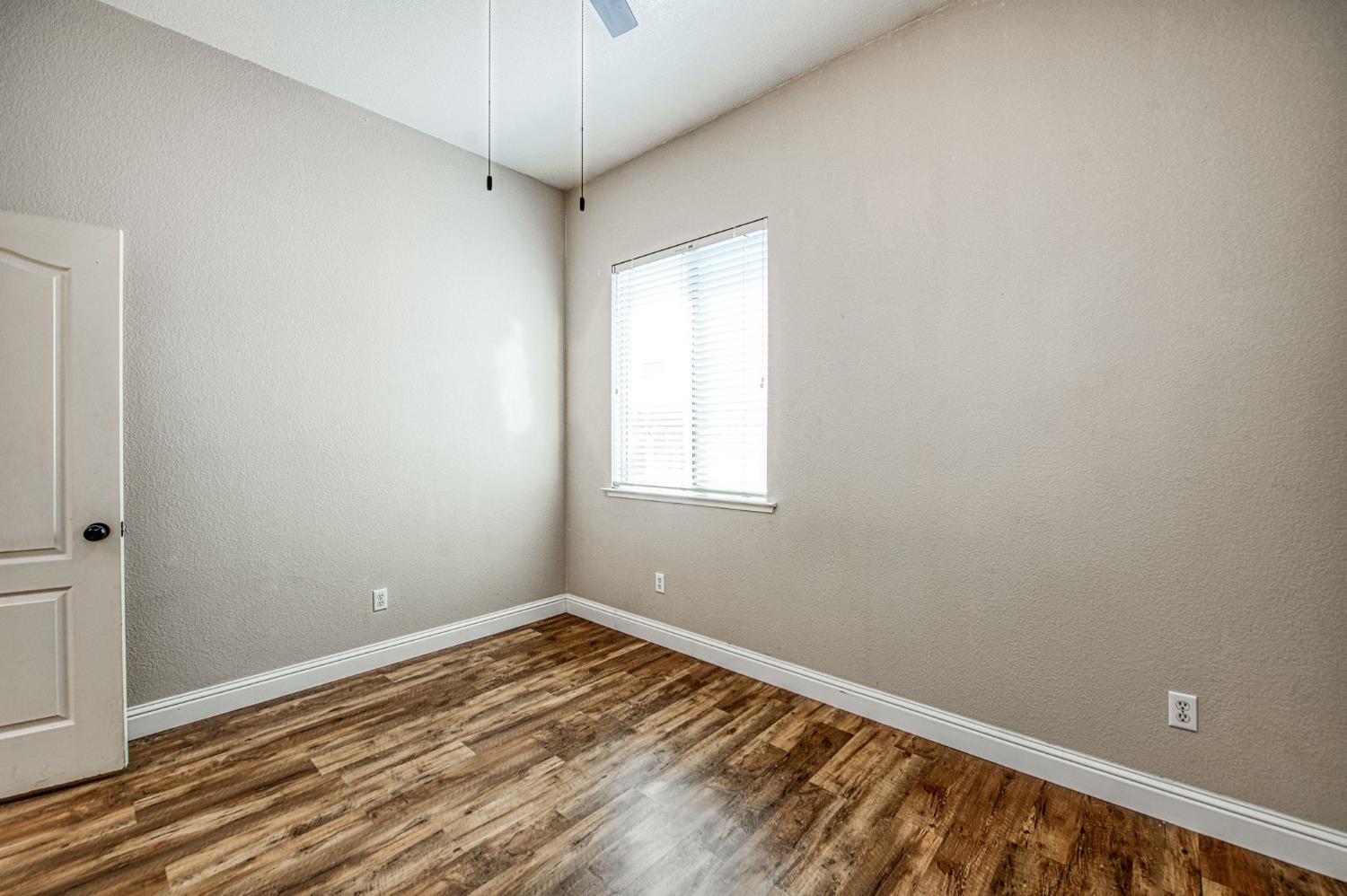 2381 E Christopher Dr, Fresno, CA 93720