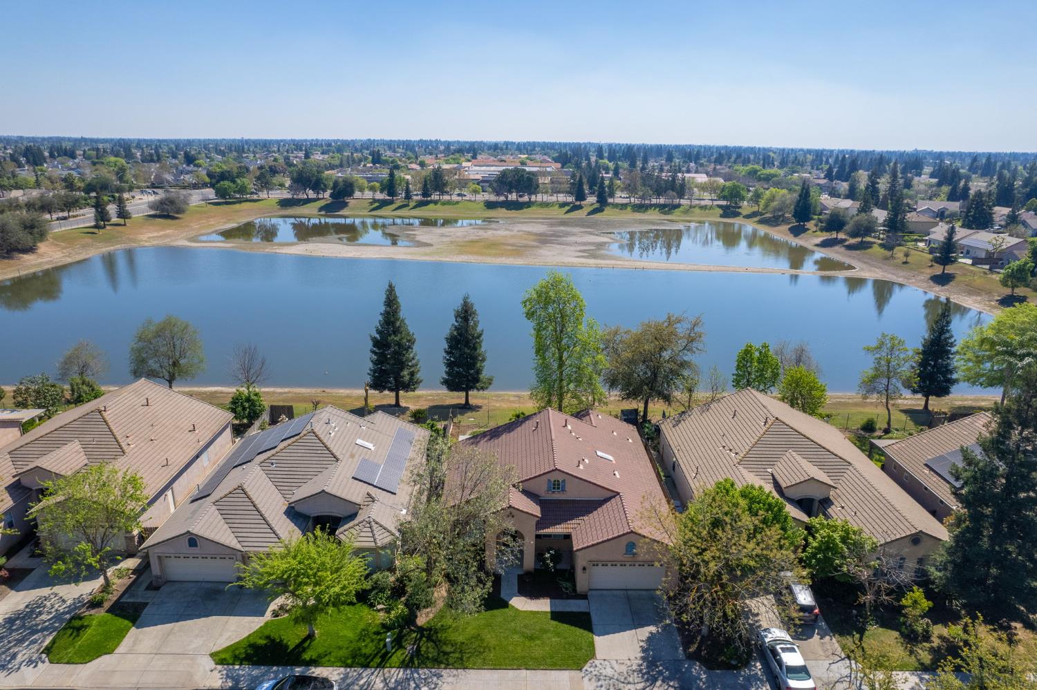 2381 E Christopher Dr, Fresno, CA 93720