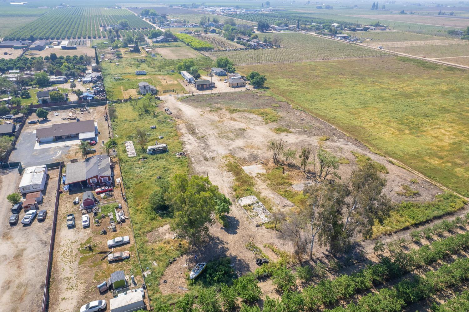 465 6Th Avenue Dr, Kingsburg, CA 93631