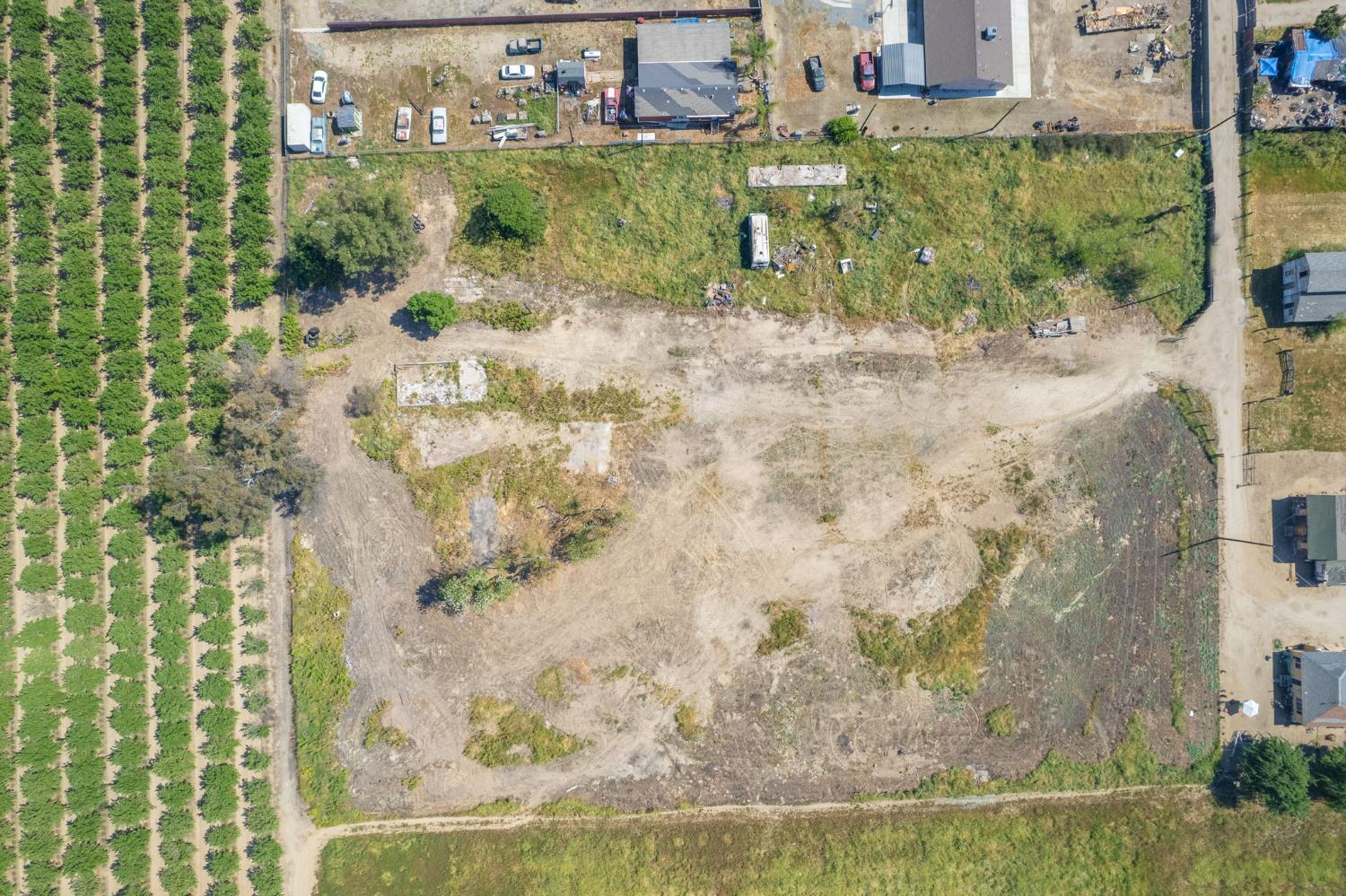 465 6Th Avenue Dr, Kingsburg, CA 93631