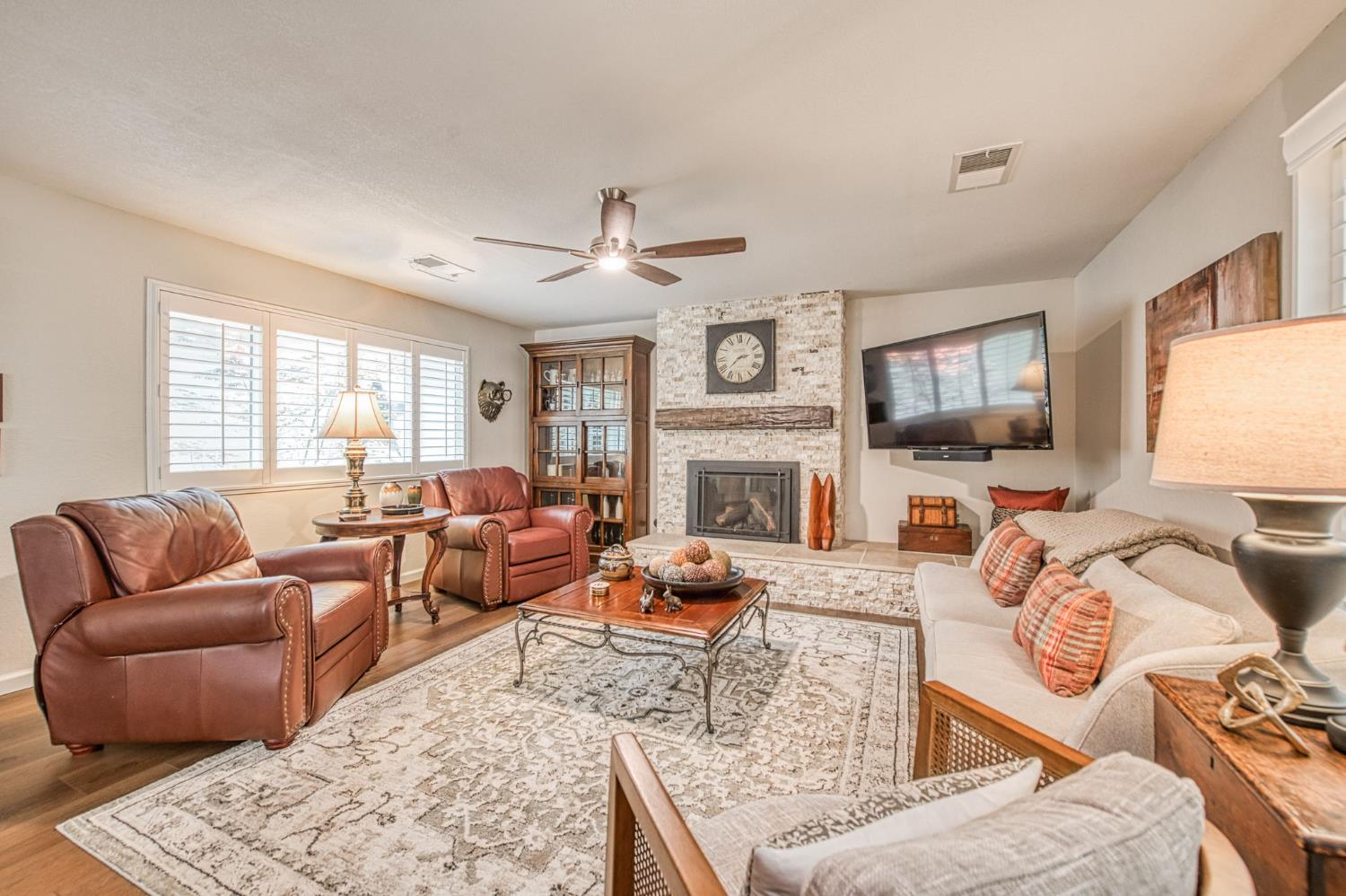 2543 15Th Ave, Kingsburg, CA 93631