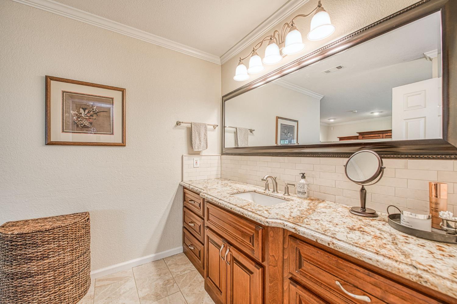 2543 15Th Ave, Kingsburg, CA 93631