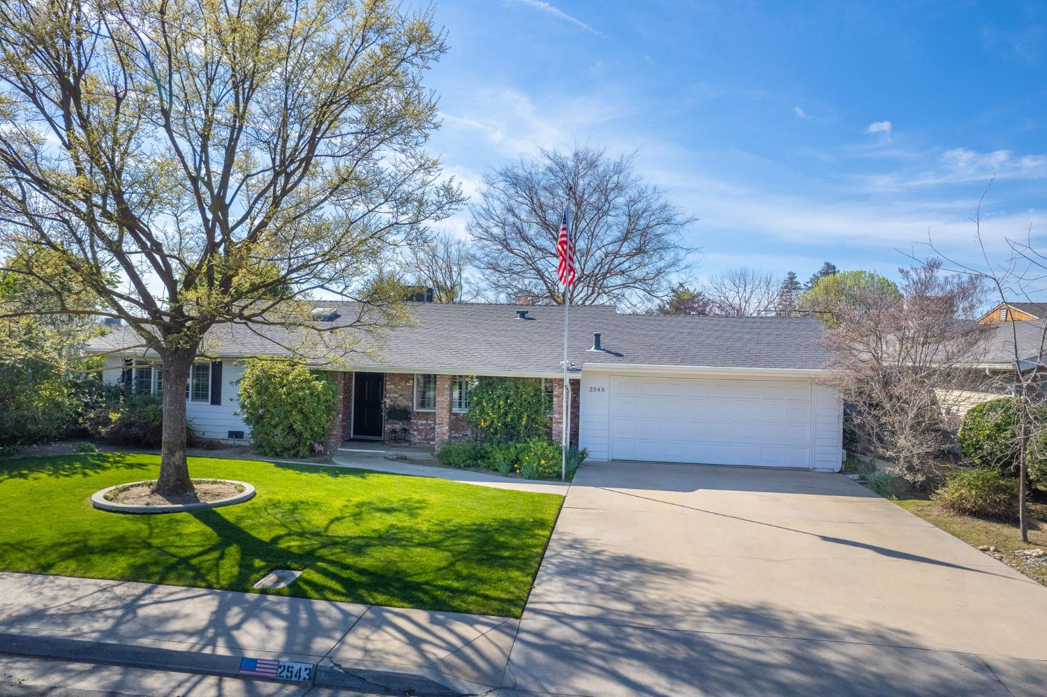 2543 15Th Ave, Kingsburg, CA 93631