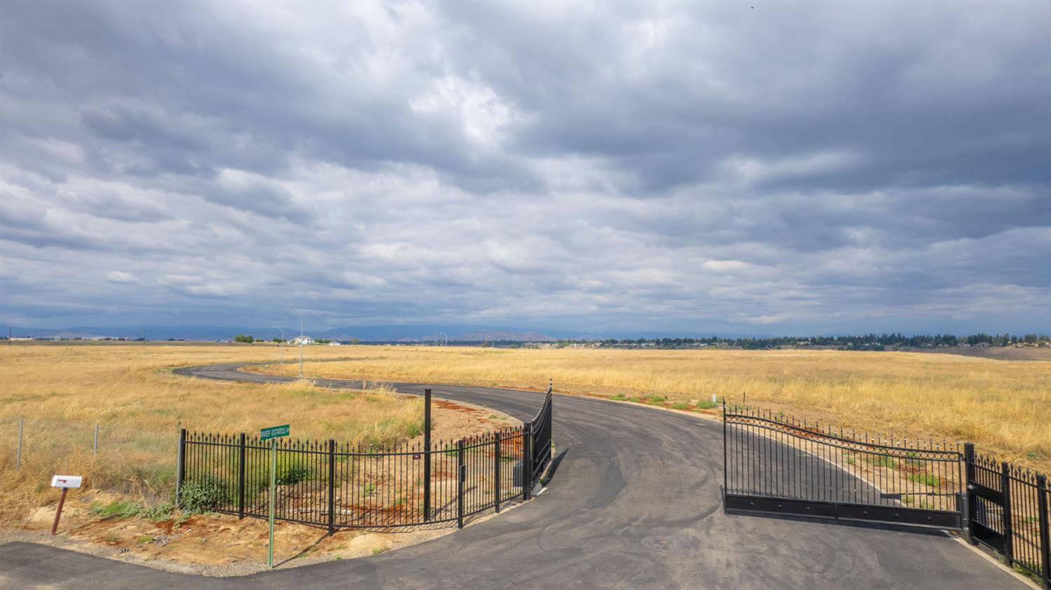 40311 River Estate Dr, Madera, CA 93636