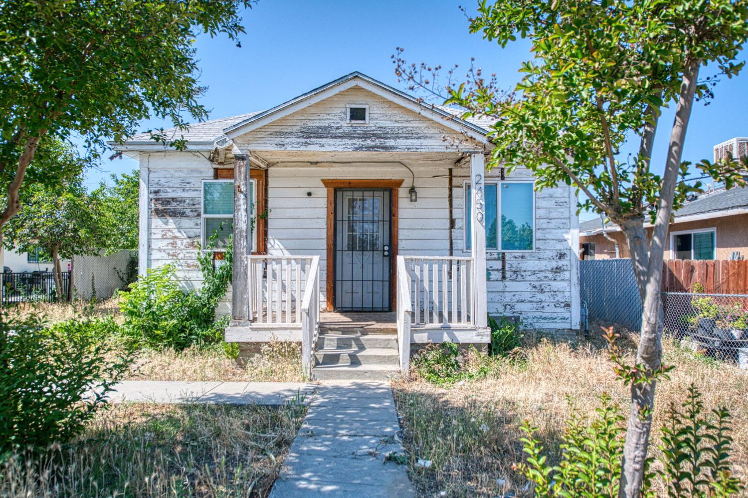 2450 Knowles St, Selma, CA 93662