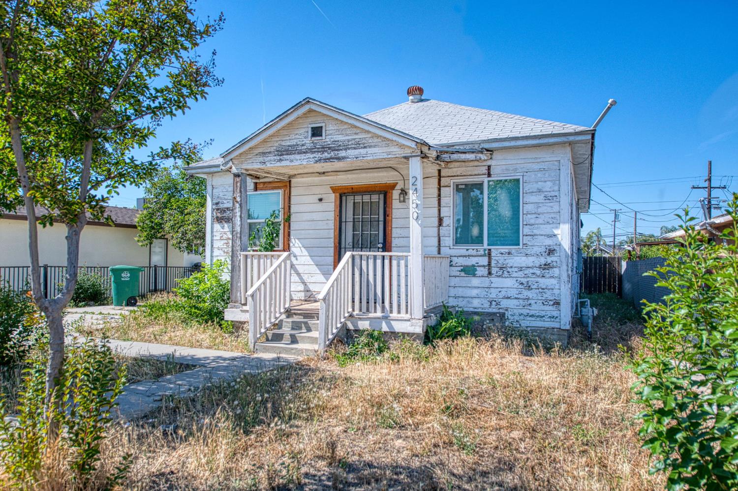 2450 Knowles St, Selma, CA 93662