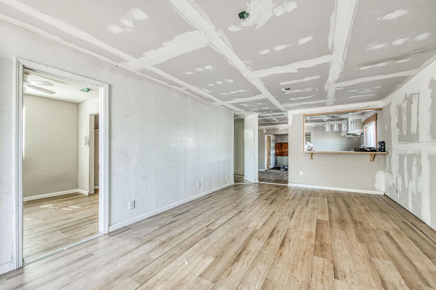 2450 Knowles St, Selma, CA 93662