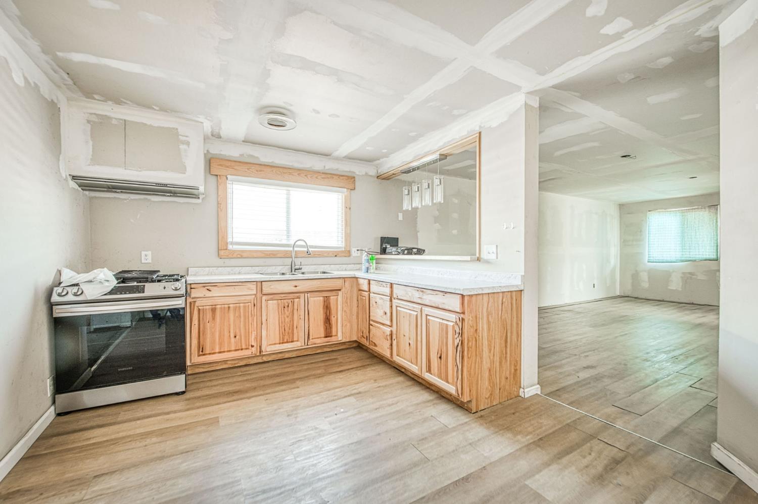 2450 Knowles St, Selma, CA 93662