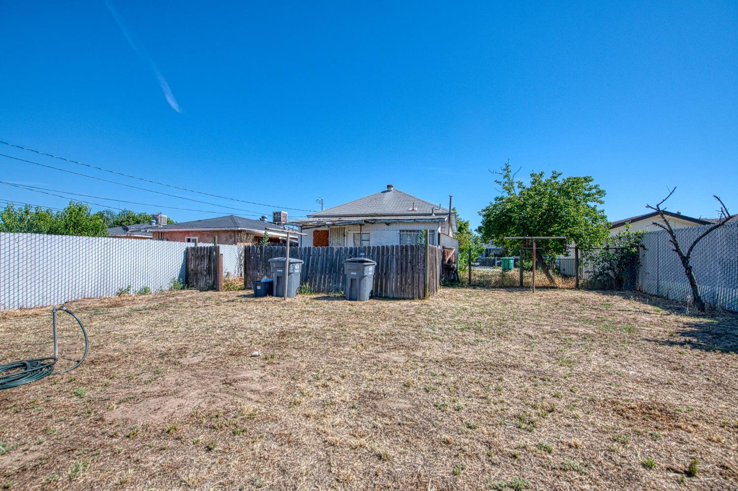 2450 Knowles St, Selma, CA 93662