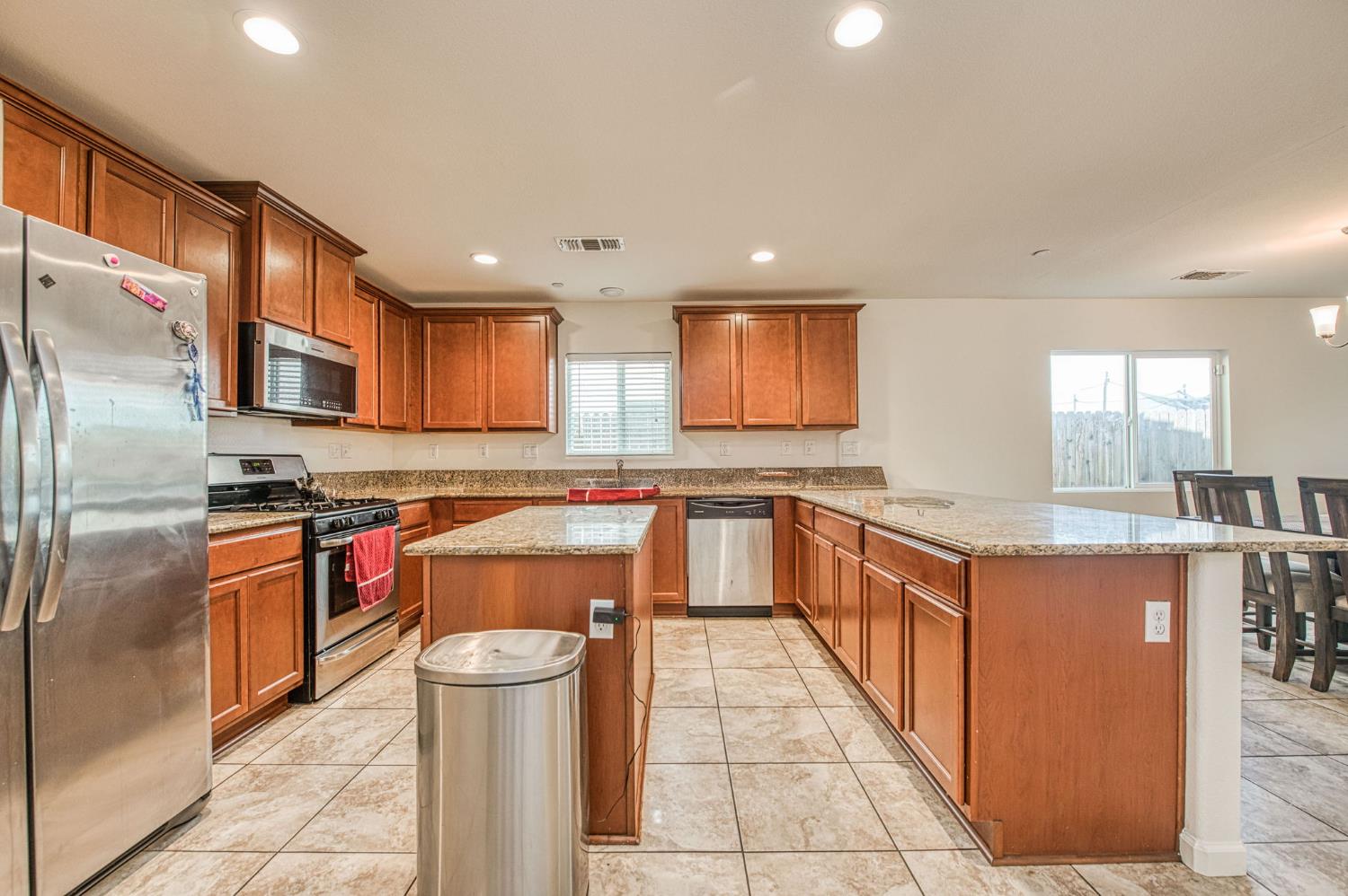 4367 W Saginaw Way, Fresno, CA 93722
