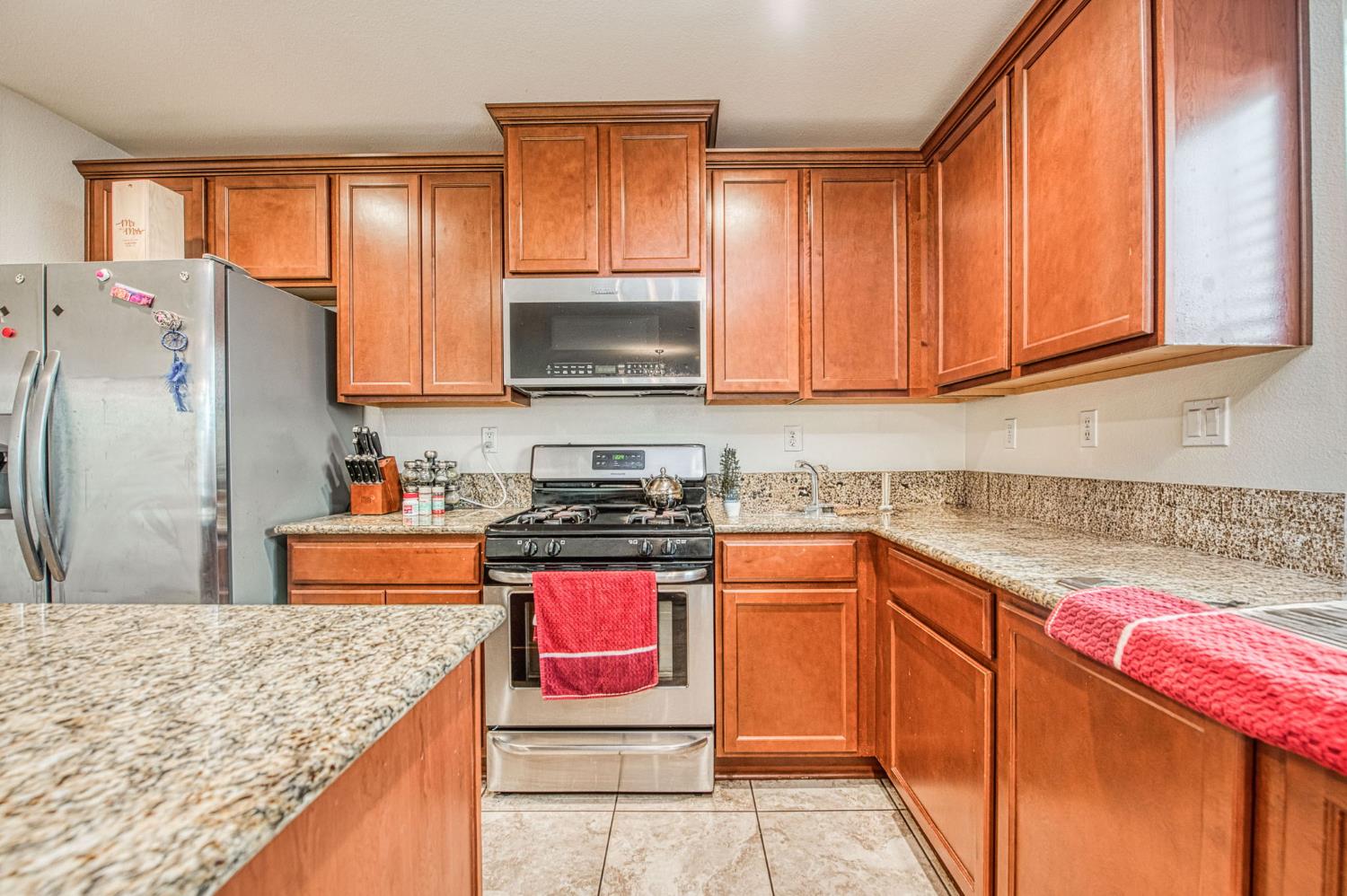 4367 W Saginaw Way, Fresno, CA 93722