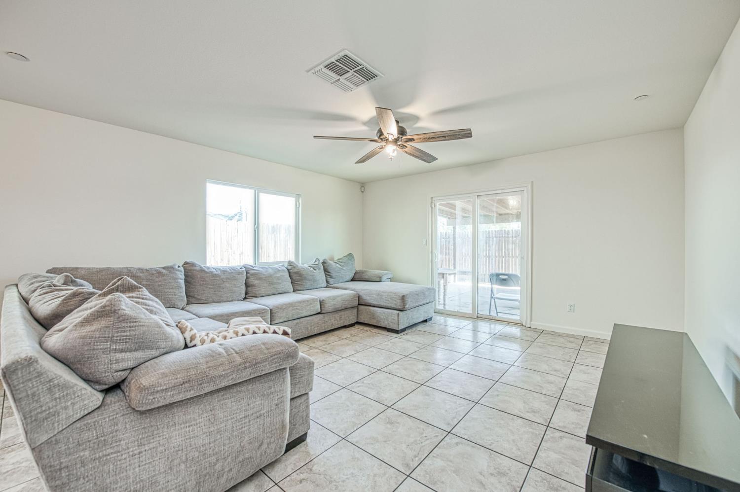 4367 W Saginaw Way, Fresno, CA 93722