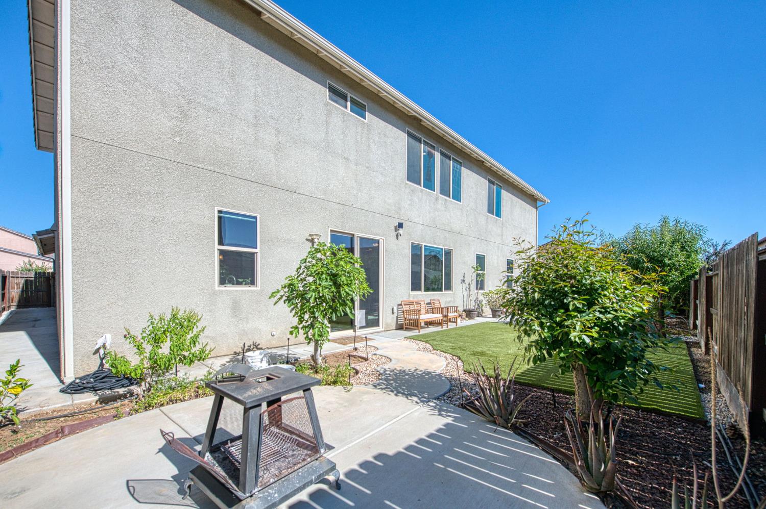 2381 N Jason Ave, Fresno, CA 93737