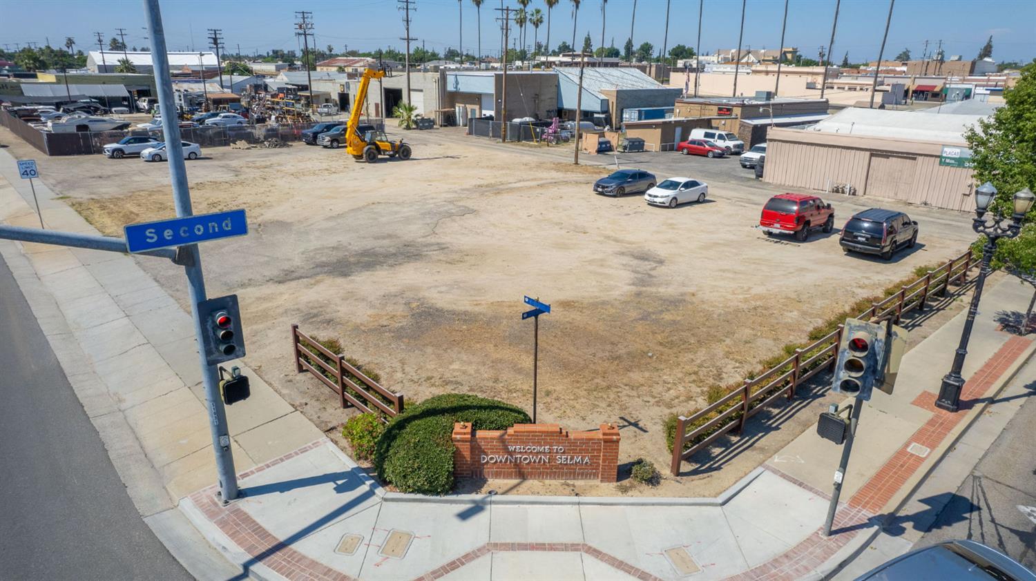 1906 Whitson St, Selma, CA 93662