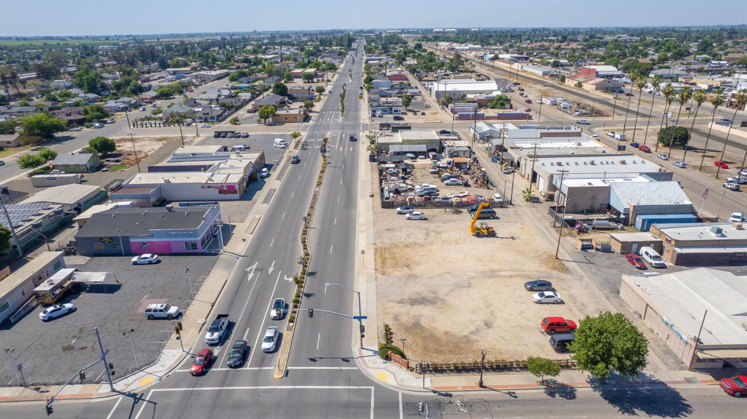 1906 Whitson St, Selma, CA 93662