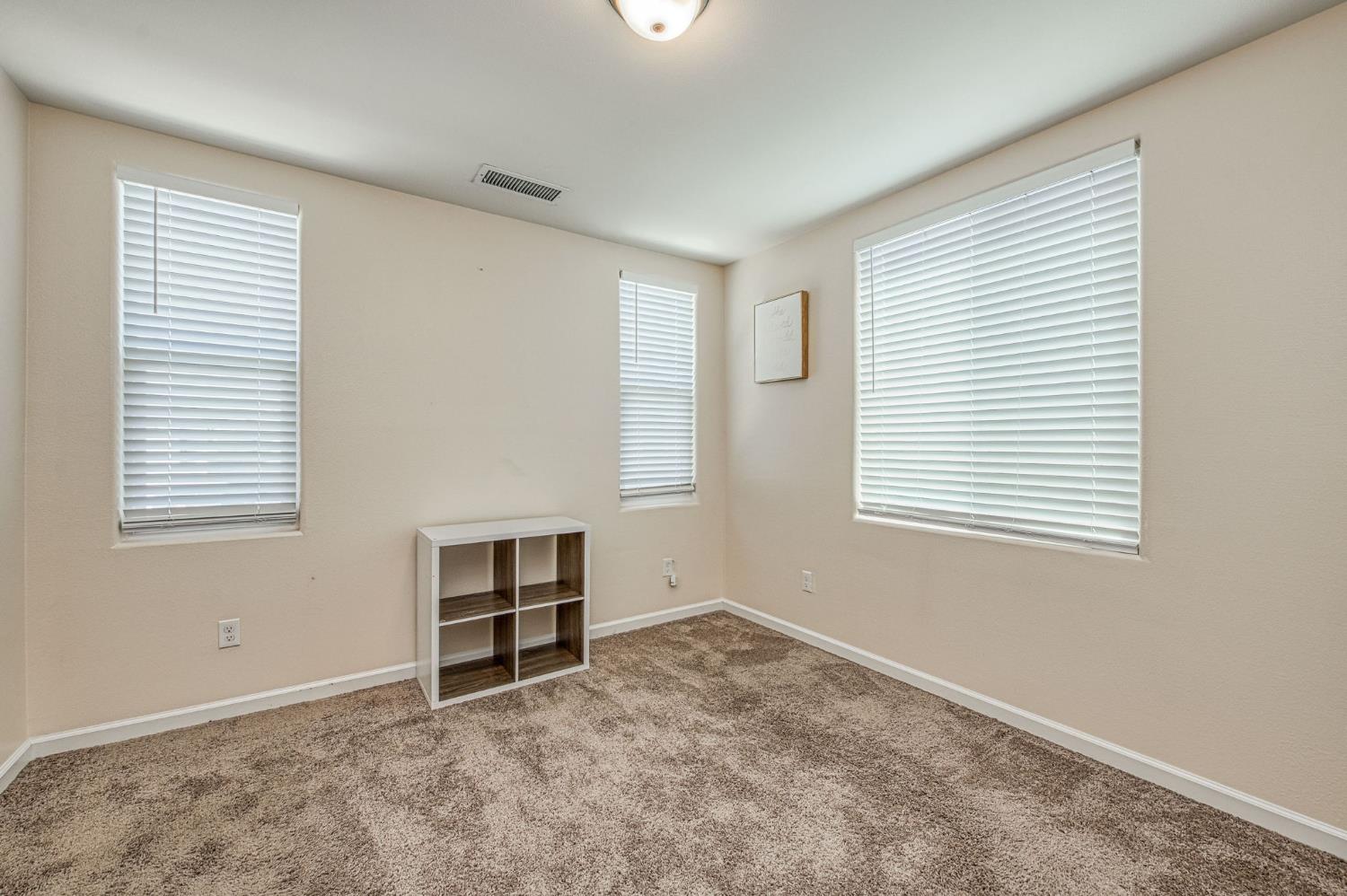 6336 N Santa Lucia Way, Fresno, CA 93722