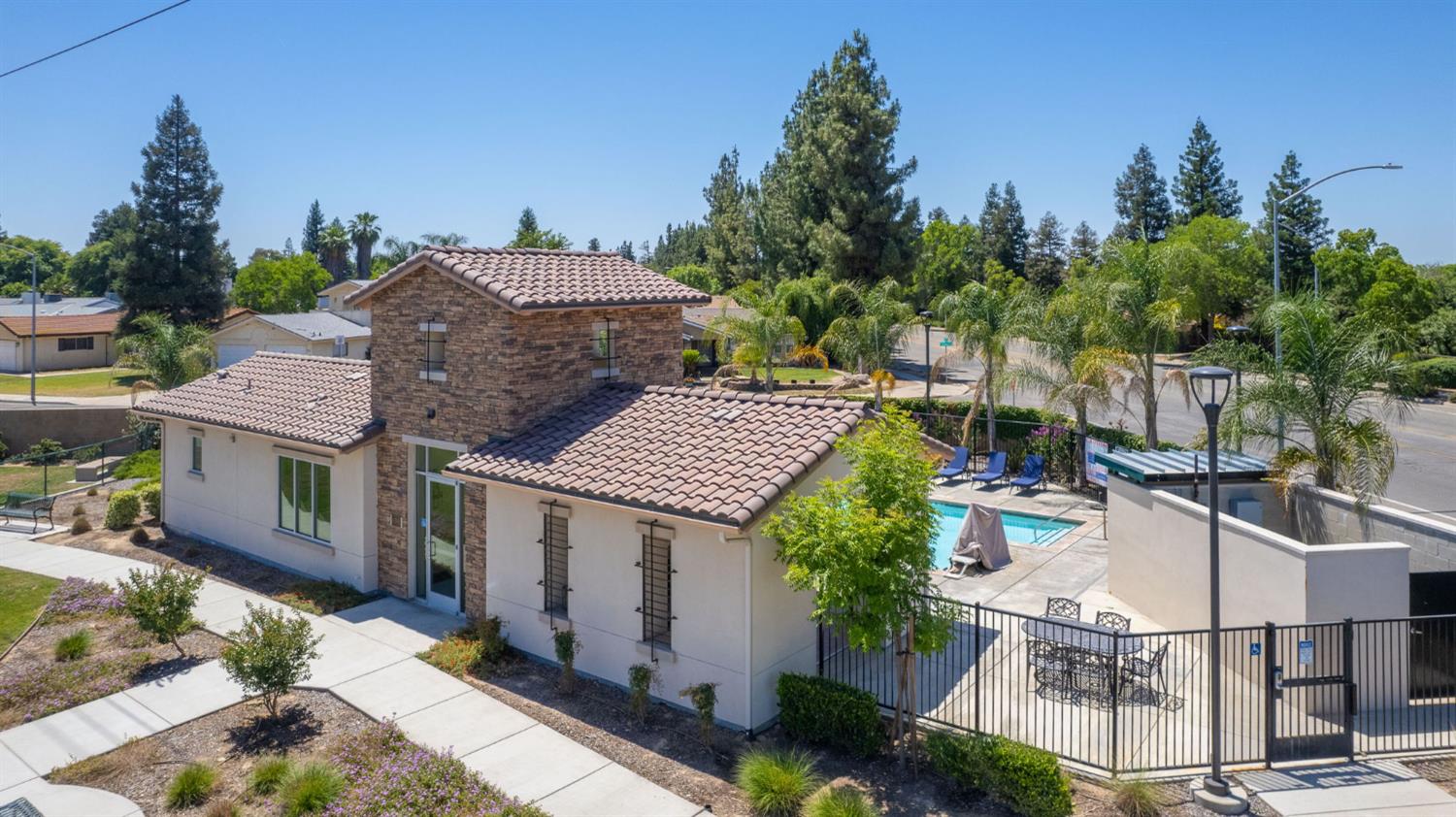 6336 N Santa Lucia Way, Fresno, CA 93722
