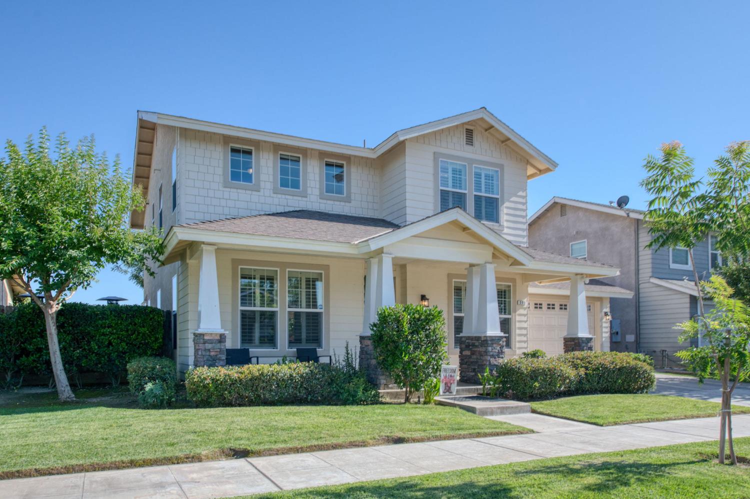 297 W Lilac Ave, Reedley, CA 93654