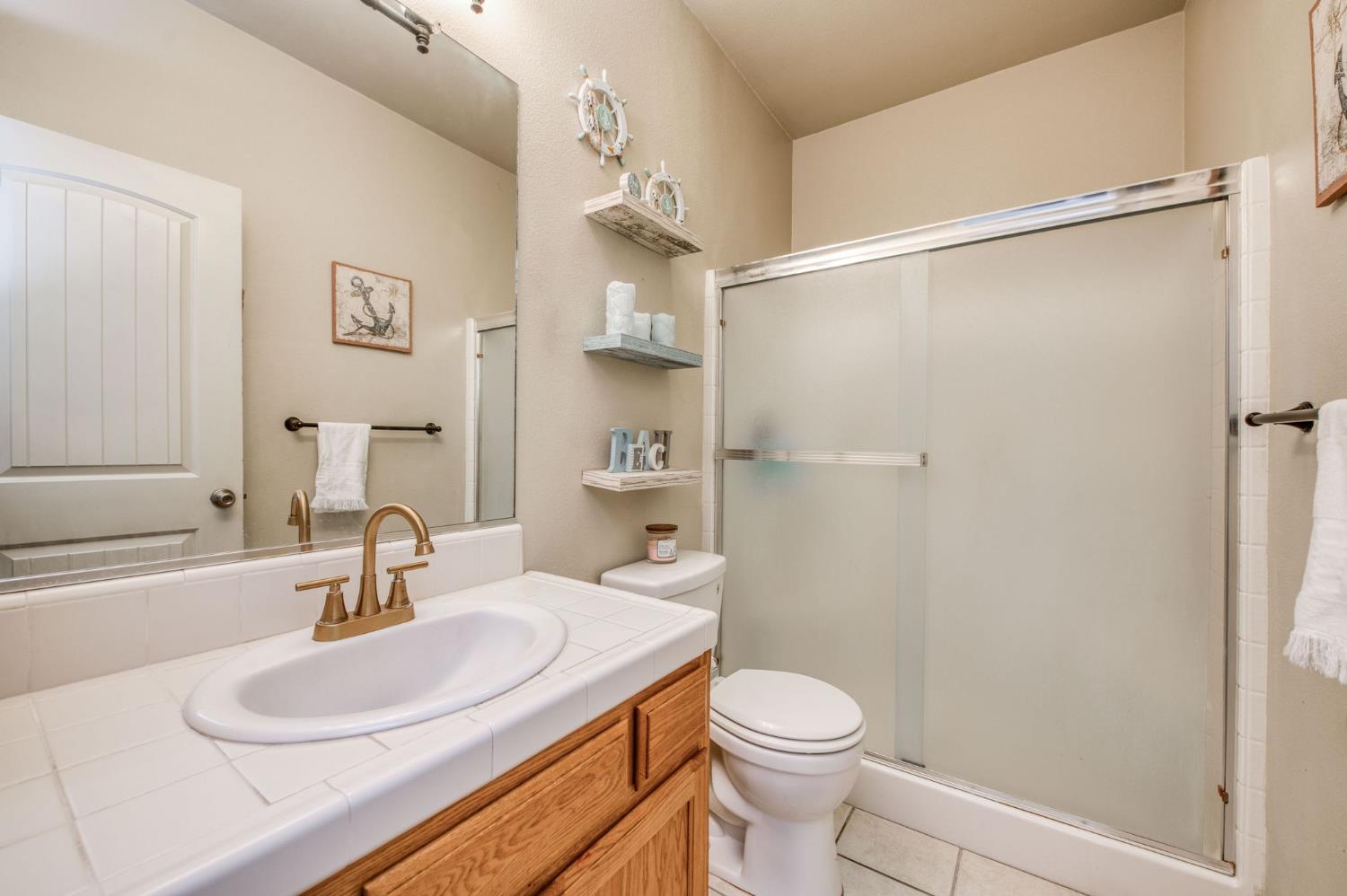 297 W Lilac Ave, Reedley, CA 93654