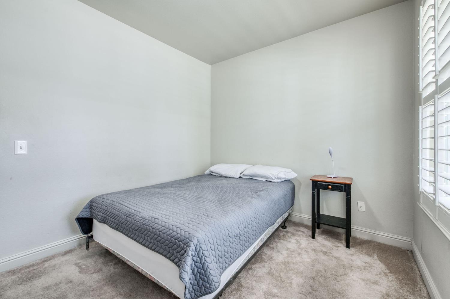 297 W Lilac Ave, Reedley, CA 93654