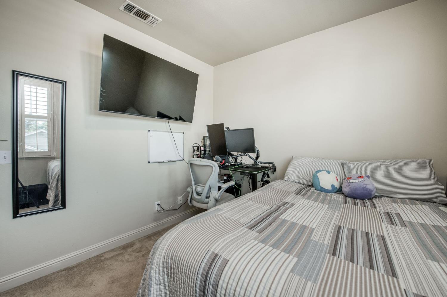 297 W Lilac Ave, Reedley, CA 93654