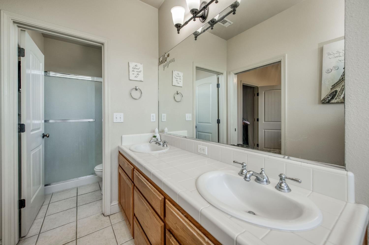 297 W Lilac Ave, Reedley, CA 93654