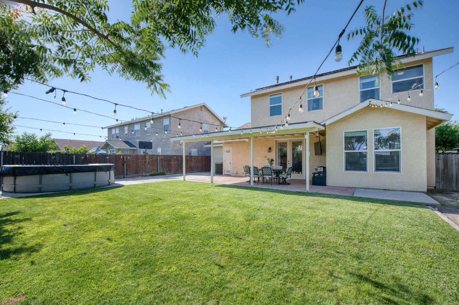 297 W Lilac Ave, Reedley, CA 93654