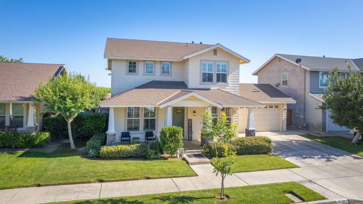 297 W Lilac Ave, Reedley, CA 93654