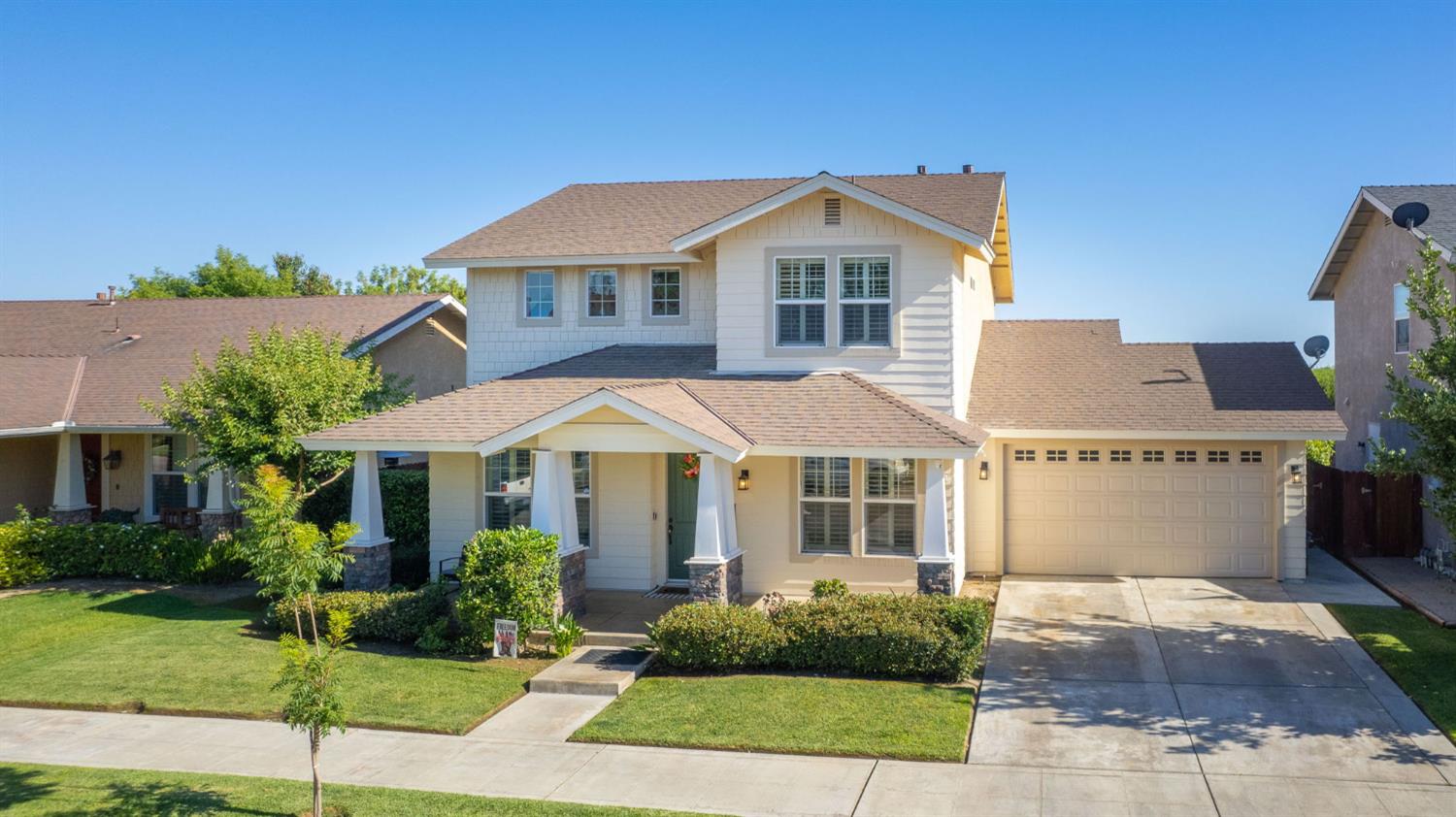 297 W Lilac Ave, Reedley, CA 93654