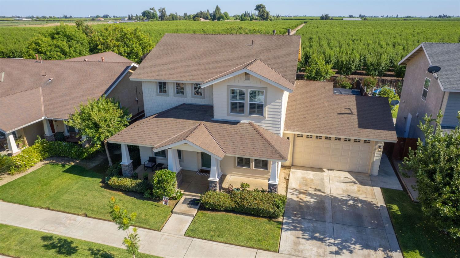 297 W Lilac Ave, Reedley, CA 93654