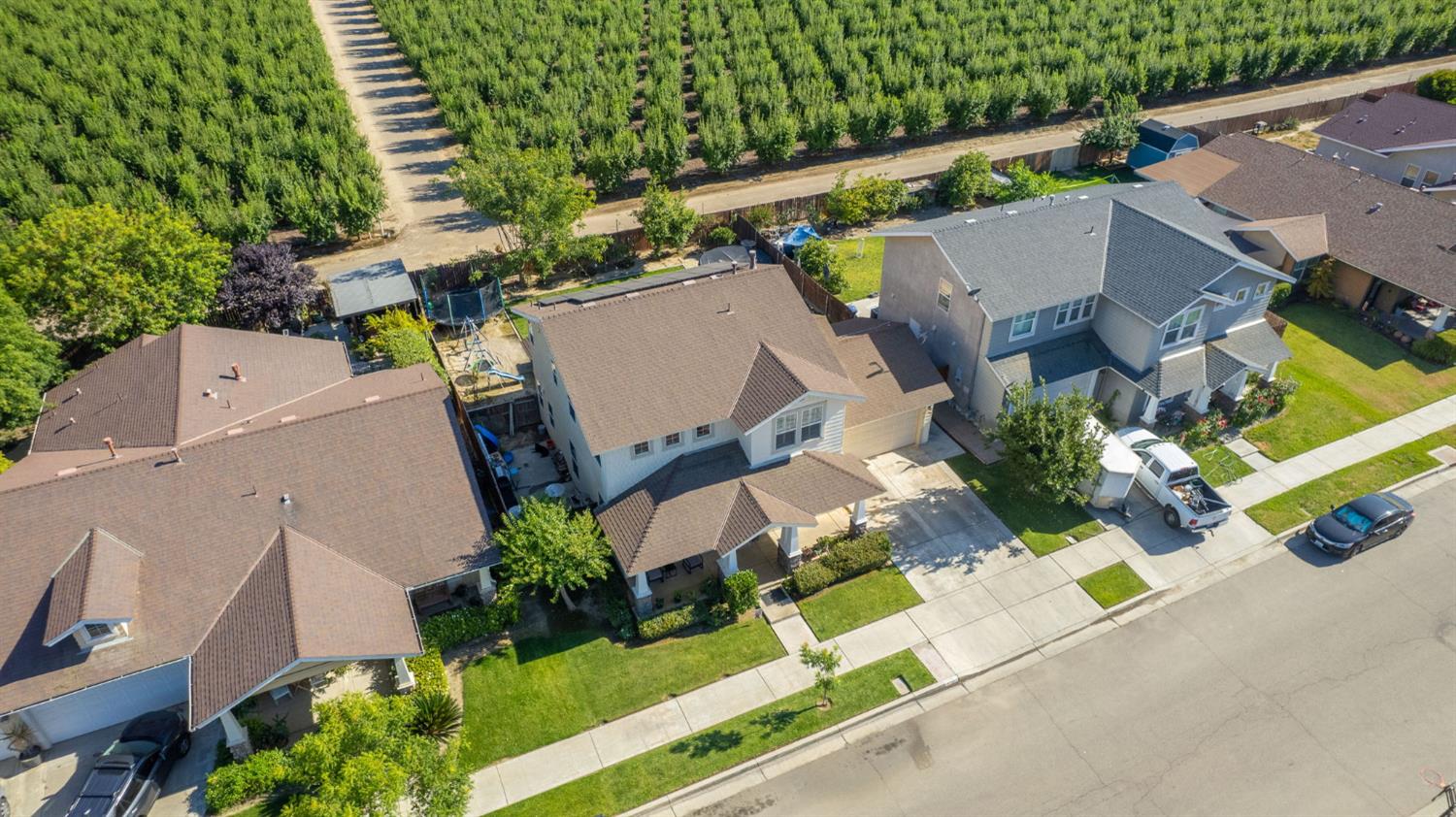 297 W Lilac Ave, Reedley, CA 93654