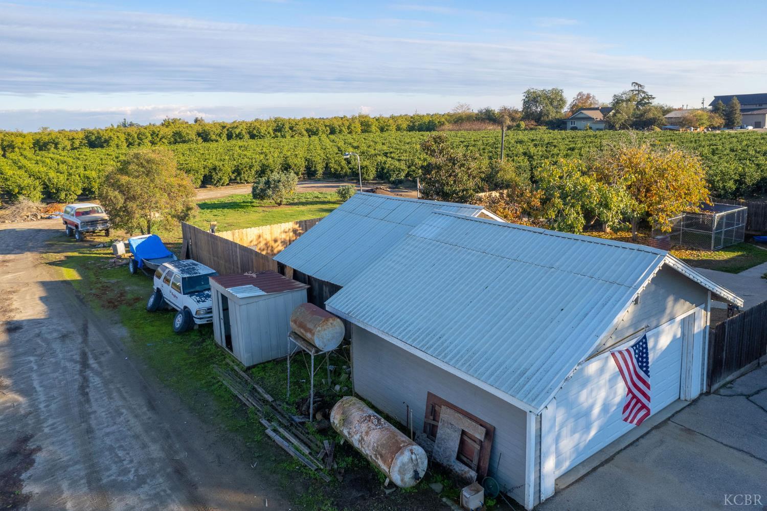 343 6th Avenue Dr, Kingsburg, CA 93631